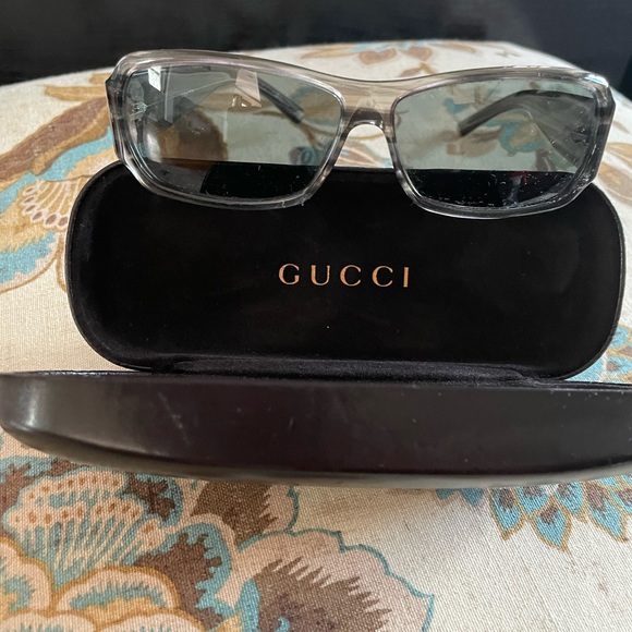 GUCCI sunglasses - Picture 1 of 9